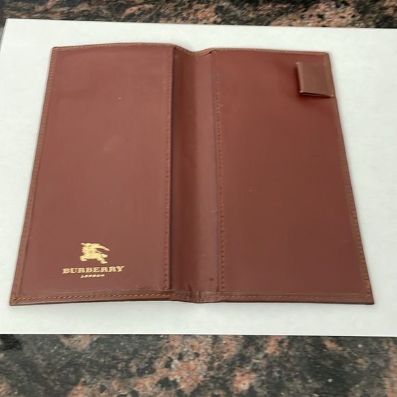 Burberry check book holder. - Picture 5 of 10